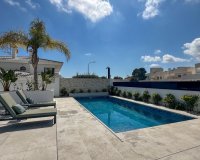Resale - Villa / House - Orihuela Costa - Villamartín