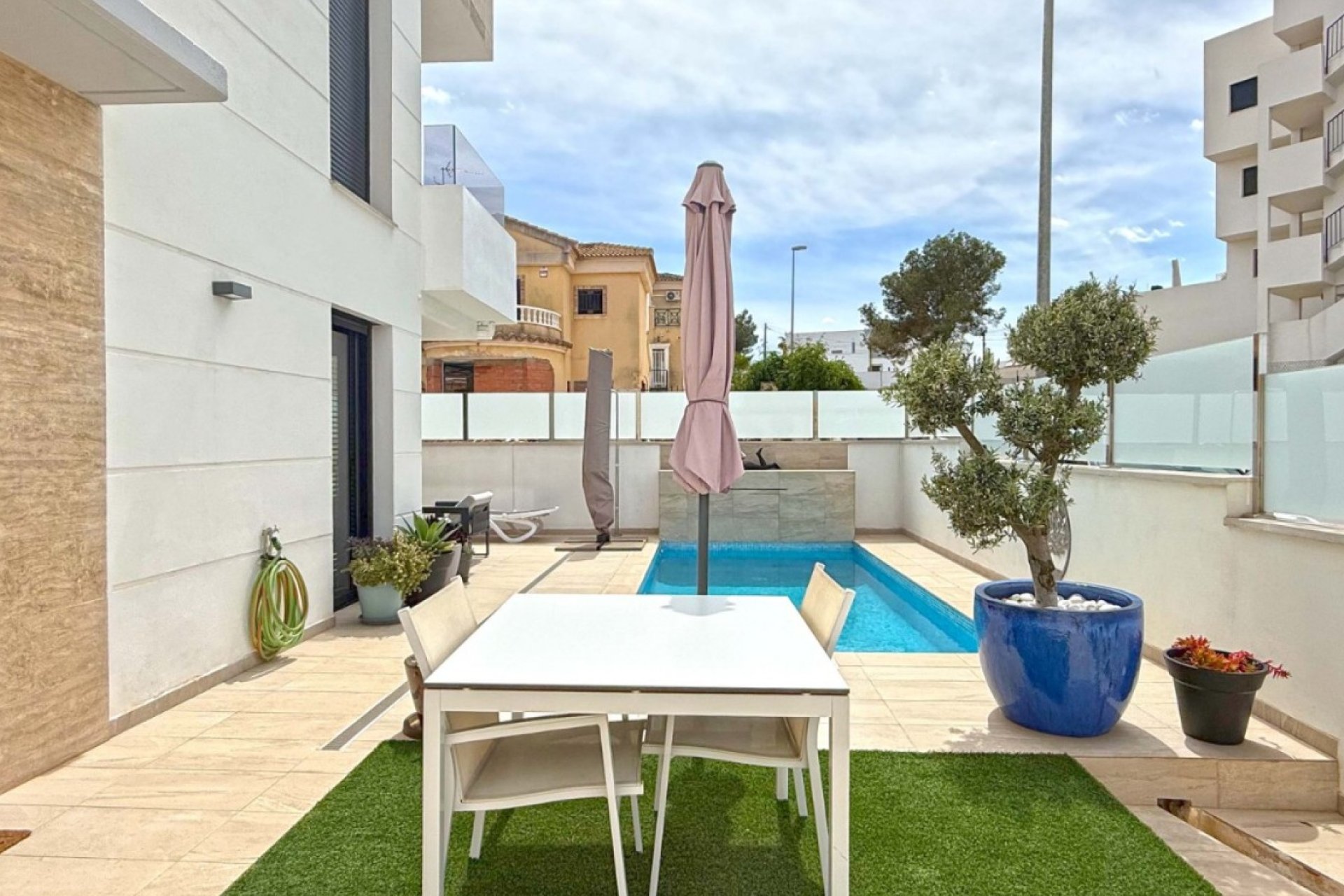 Resale - Villa / House - Orihuela Costa - Villamartín