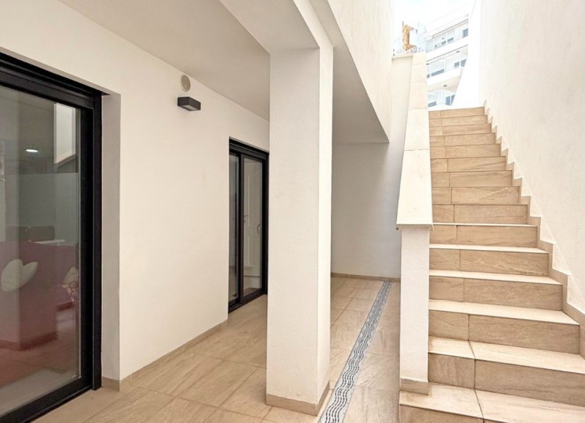Resale - Villa / House - Orihuela Costa - Villamartín