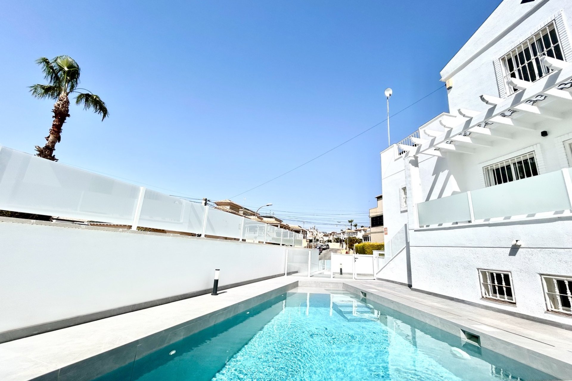 Resale - Villa / House - Orihuela Costa - Villamartín