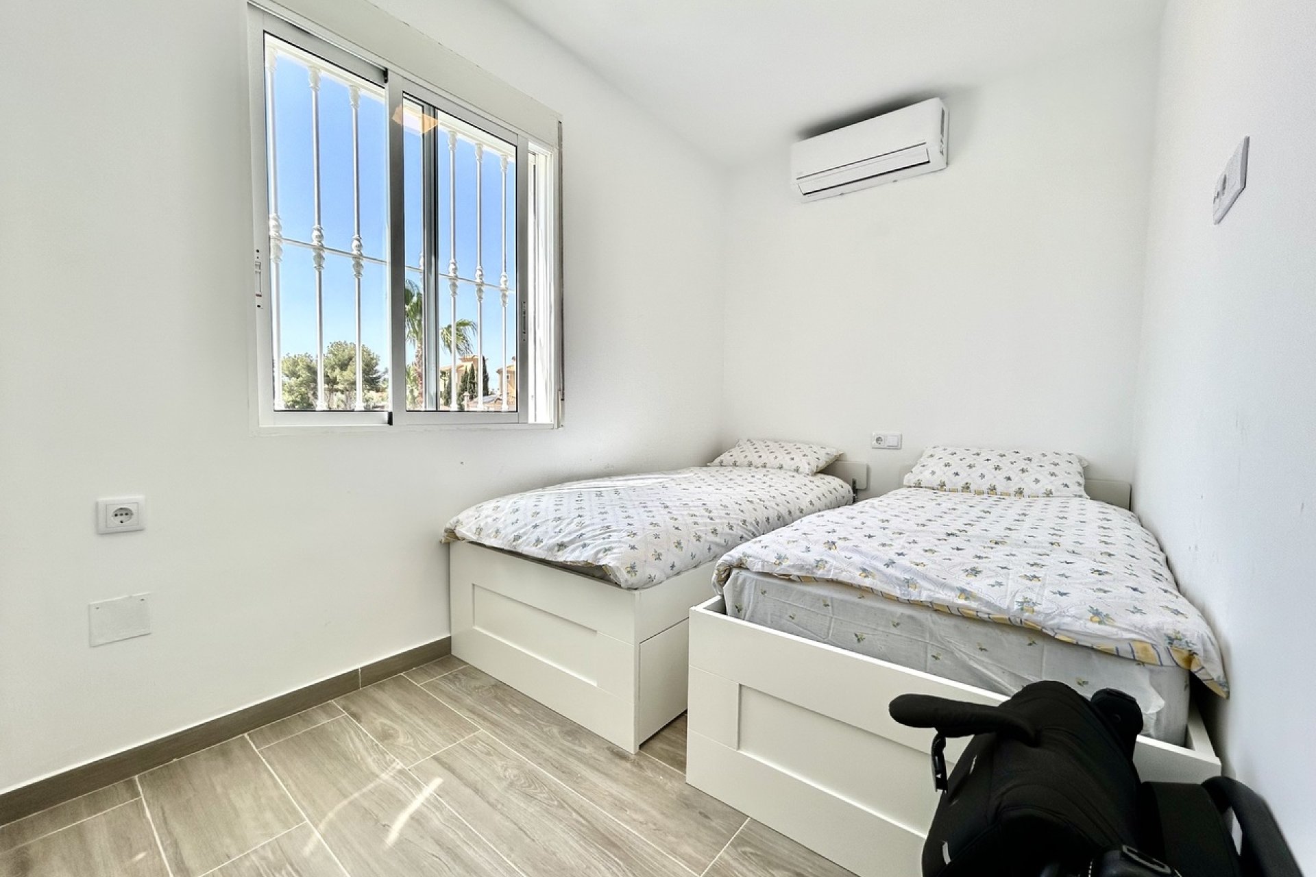 Resale - Villa / House - Orihuela Costa - Villamartín