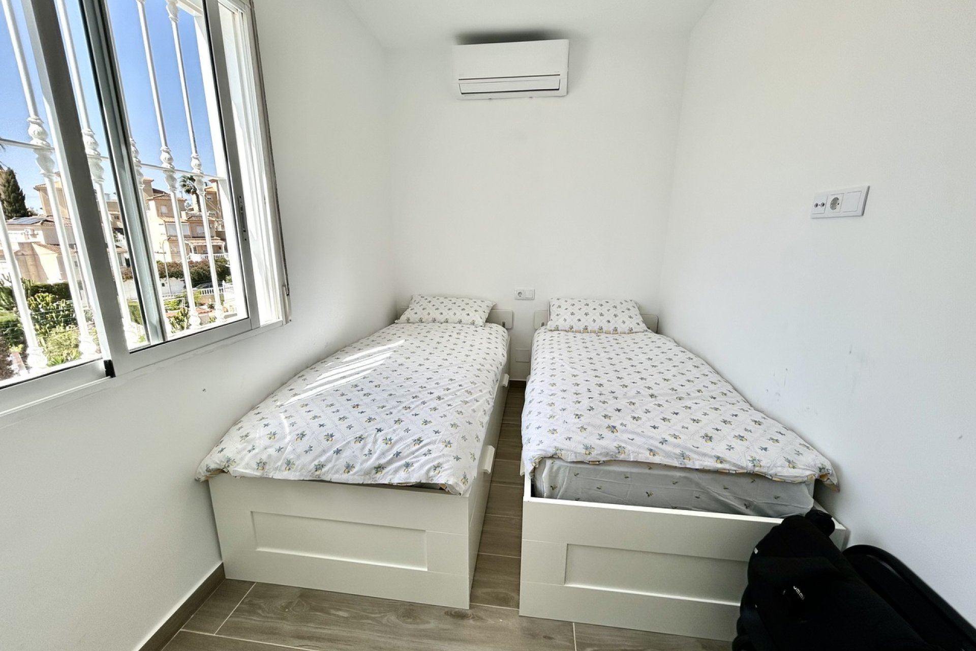 Resale - Villa / House - Orihuela Costa - Villamartín