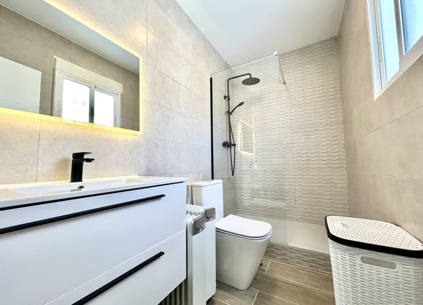 Resale - Villa / House - Orihuela Costa - Villamartín