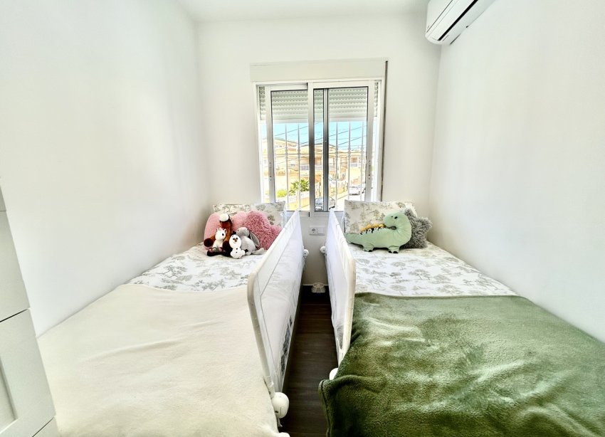 Resale - Villa / House - Orihuela Costa - Villamartín