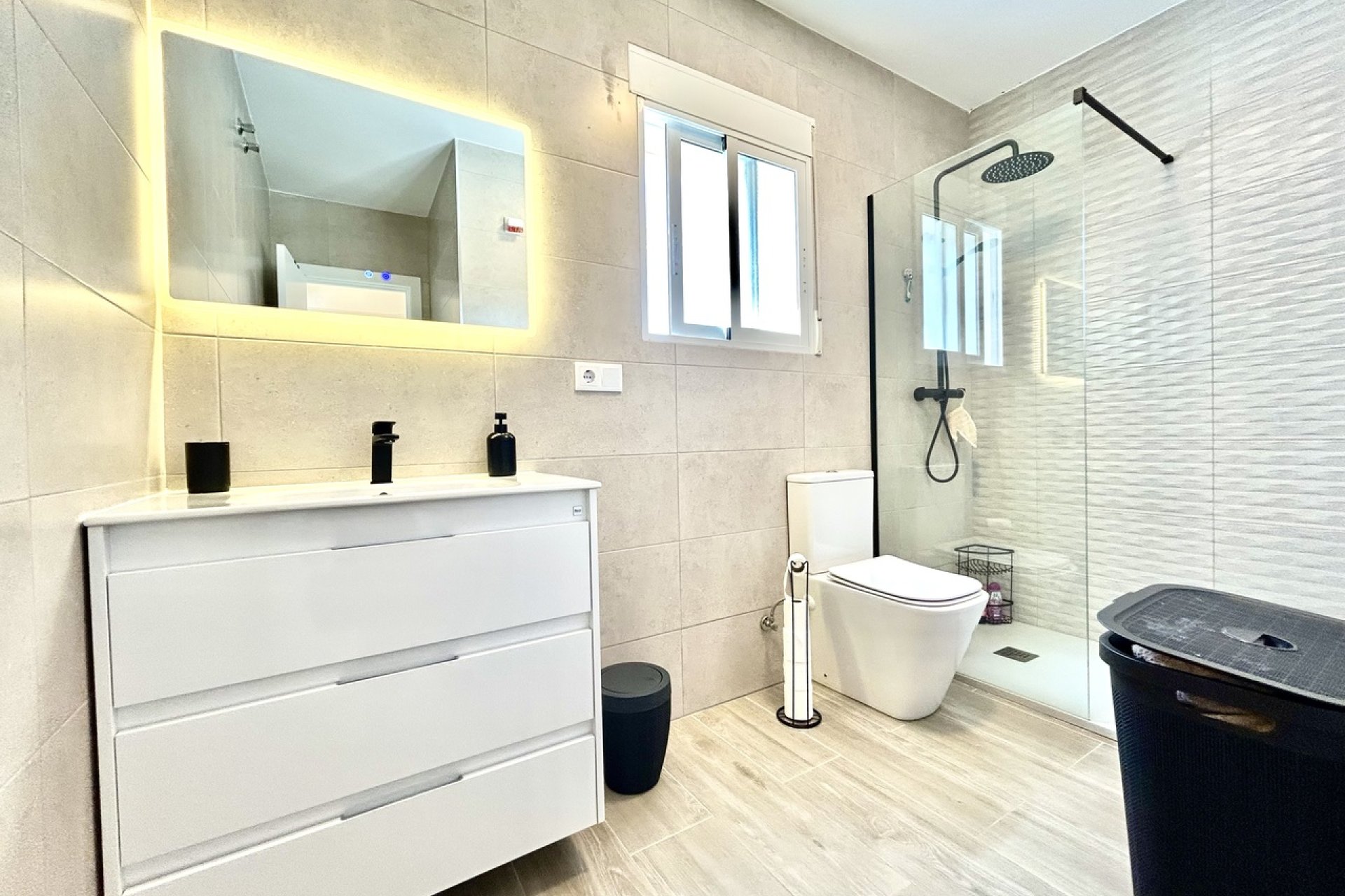 Resale - Villa / House - Orihuela Costa - Villamartín