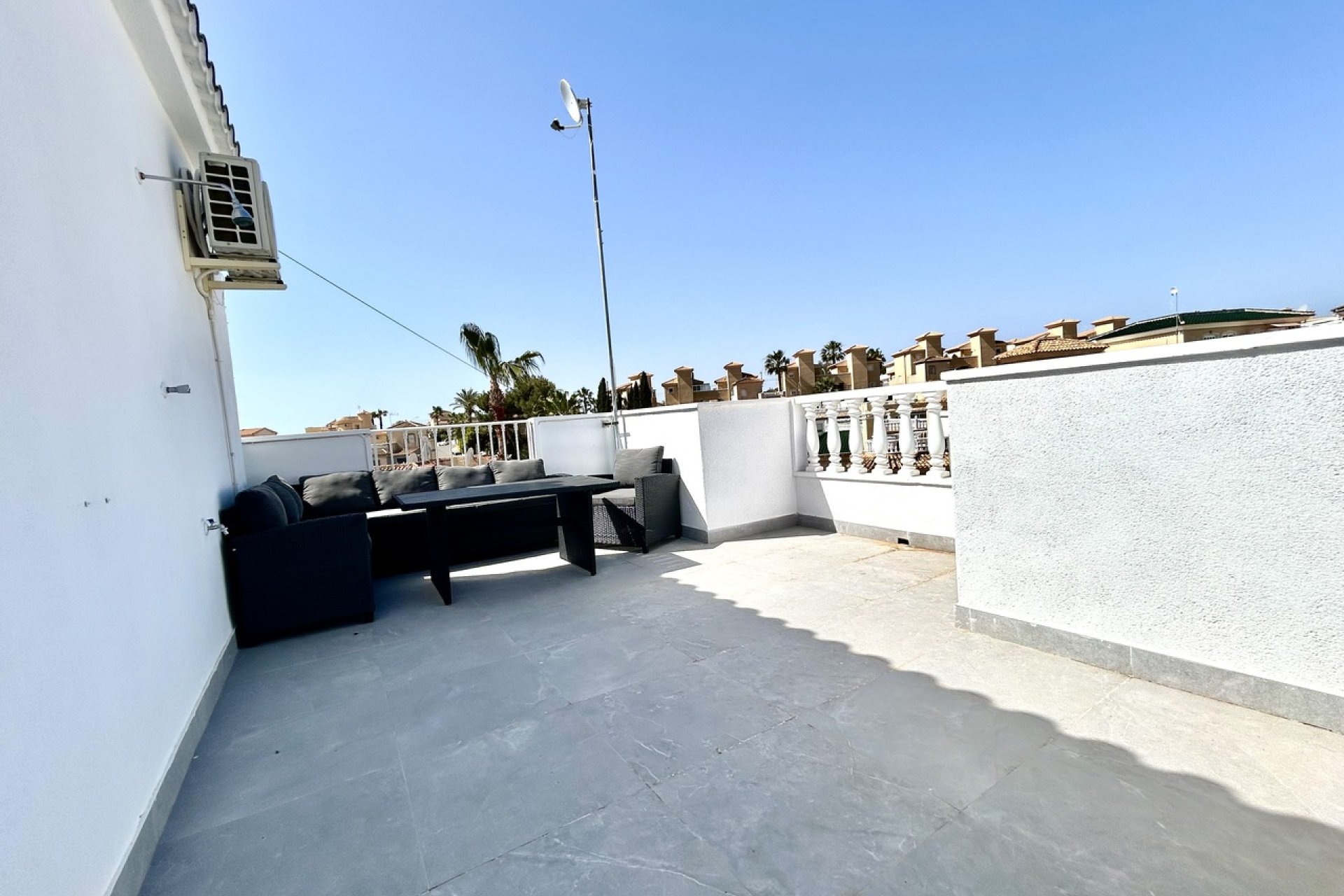 Resale - Villa / House - Orihuela Costa - Villamartín