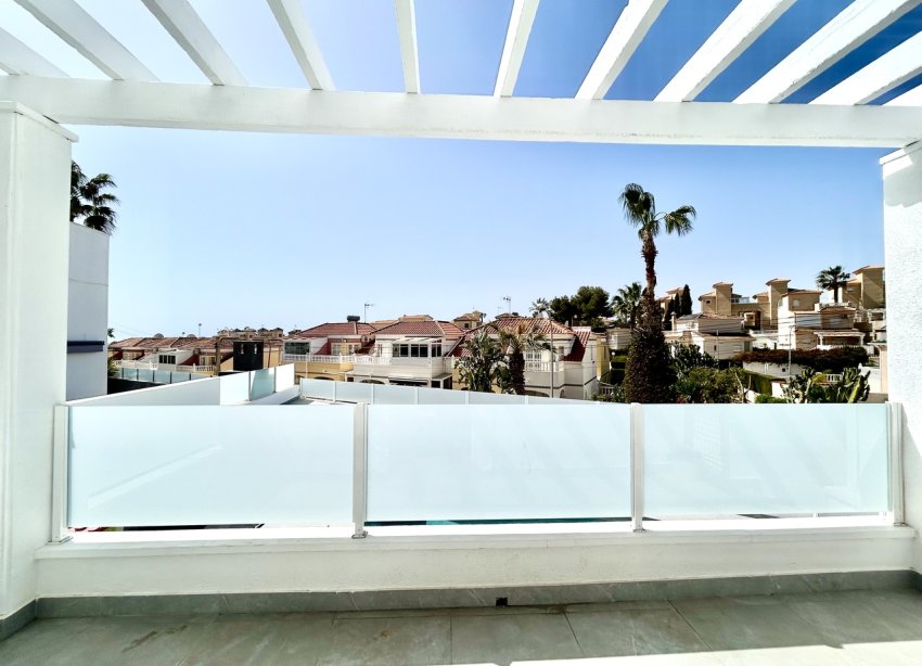 Resale - Villa / House - Orihuela Costa - Villamartín