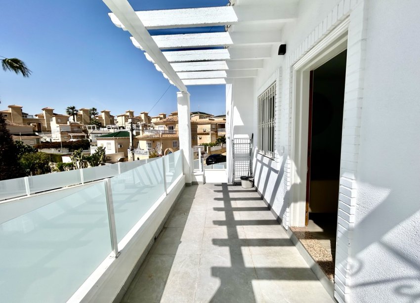 Resale - Villa / House - Orihuela Costa - Villamartín