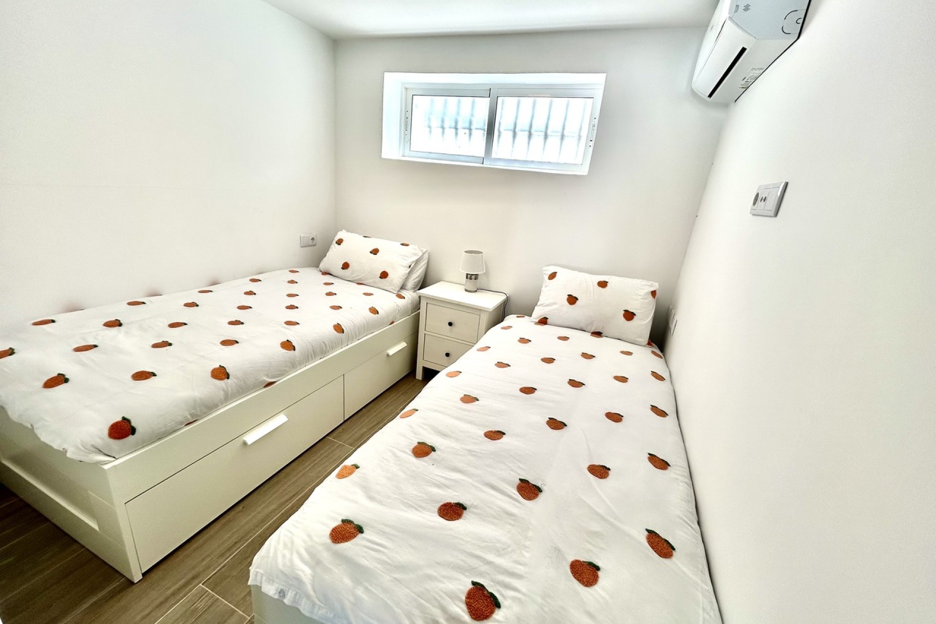 Resale - Villa / House - Orihuela Costa - Villamartín