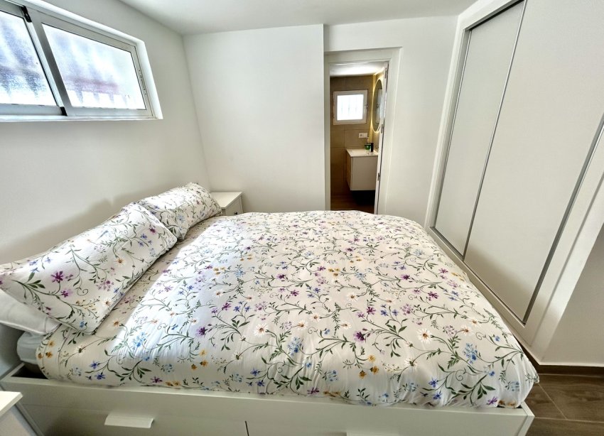 Resale - Villa / House - Orihuela Costa - Villamartín