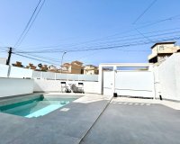 Resale - Villa / House - Orihuela Costa - Villamartín