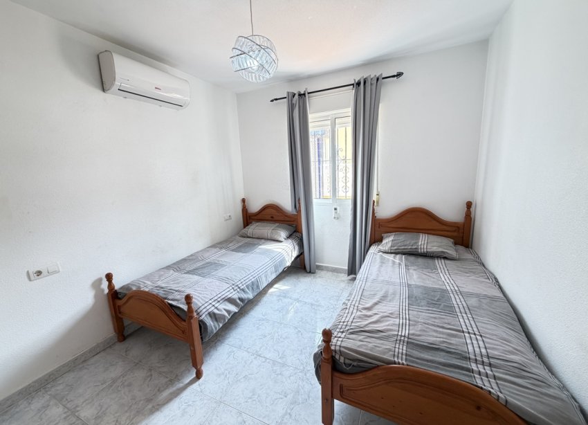 Resale - Villa / House - Orihuela Costa - Villamartín