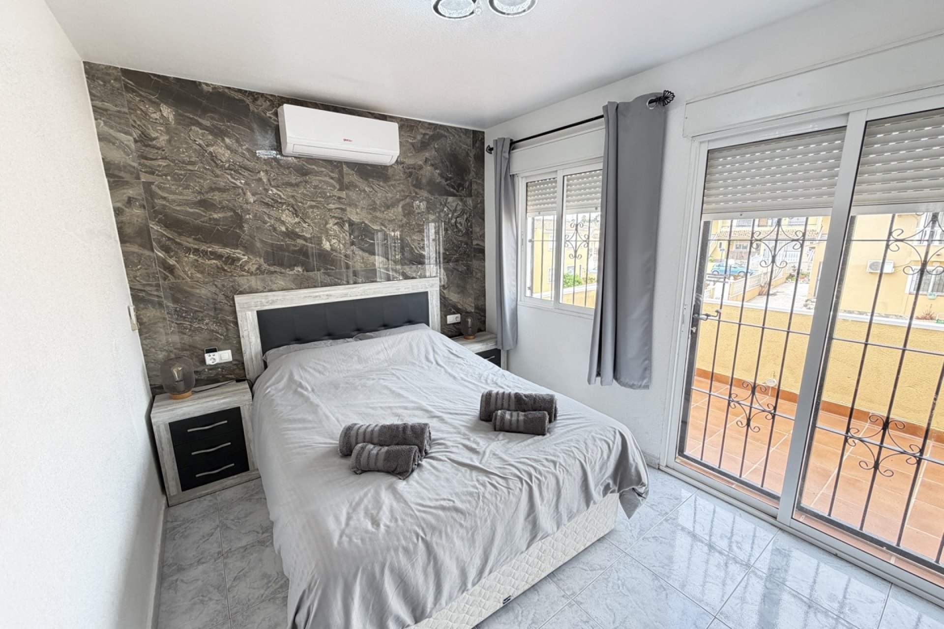 Resale - Villa / House - Orihuela Costa - Villamartín