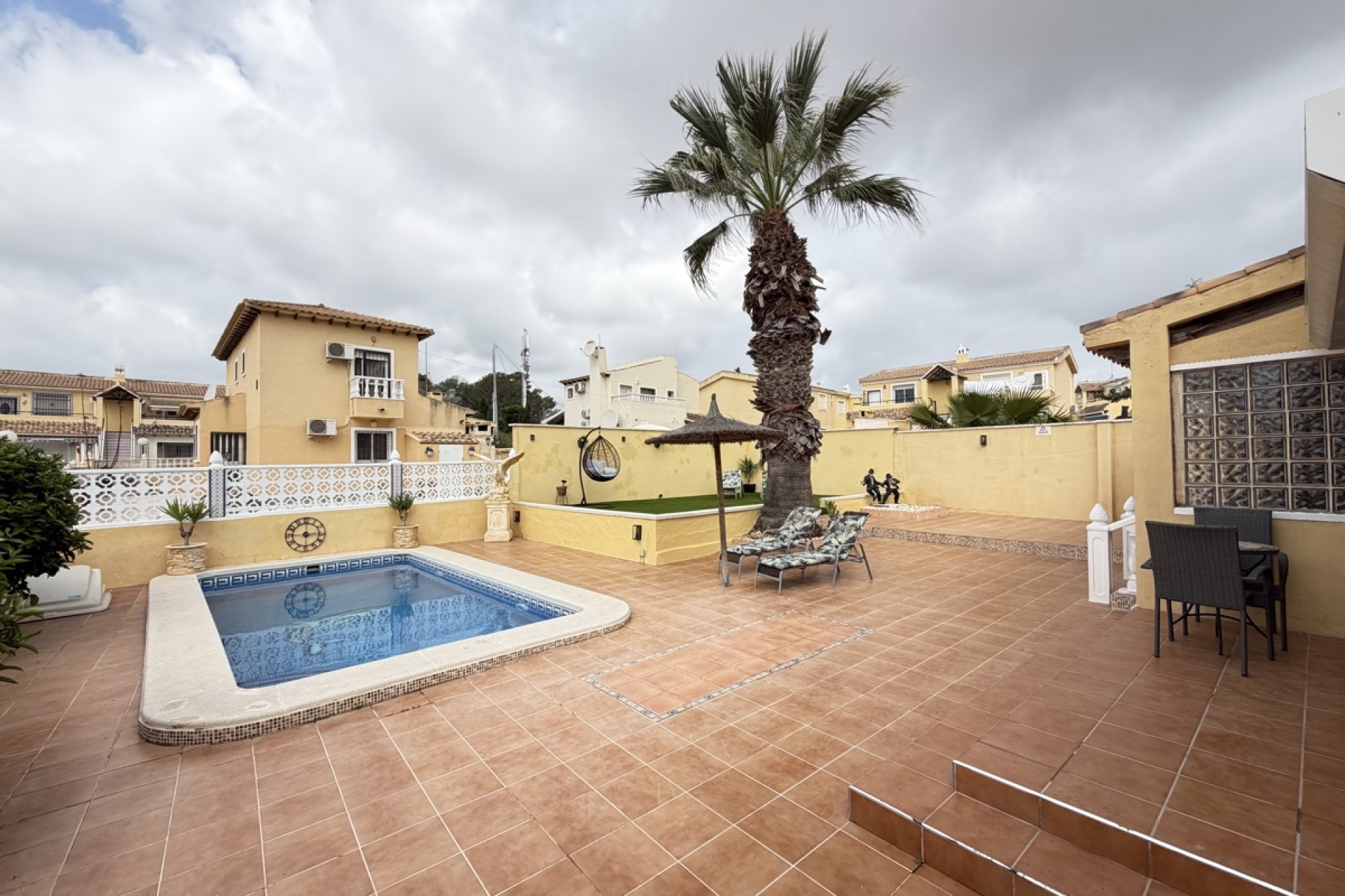 Resale - Villa / House - Orihuela Costa - Villamartín