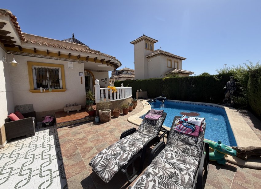 Resale - Villa / House - Orihuela Costa - Villamartín