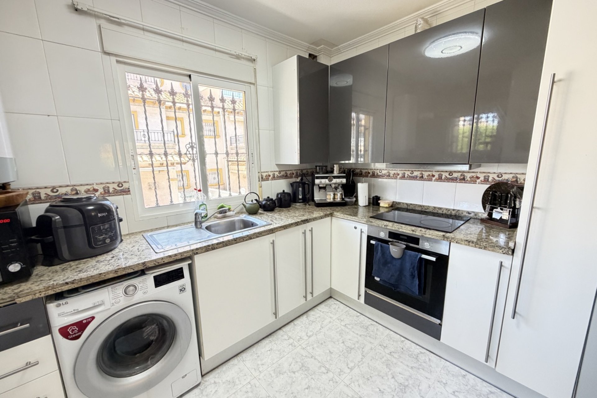 Resale - Villa / House - Orihuela Costa - Villamartín