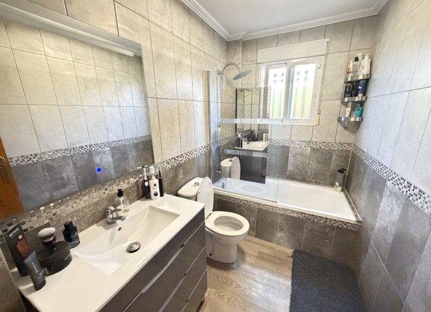 Resale - Villa / House - Orihuela Costa - Villamartín