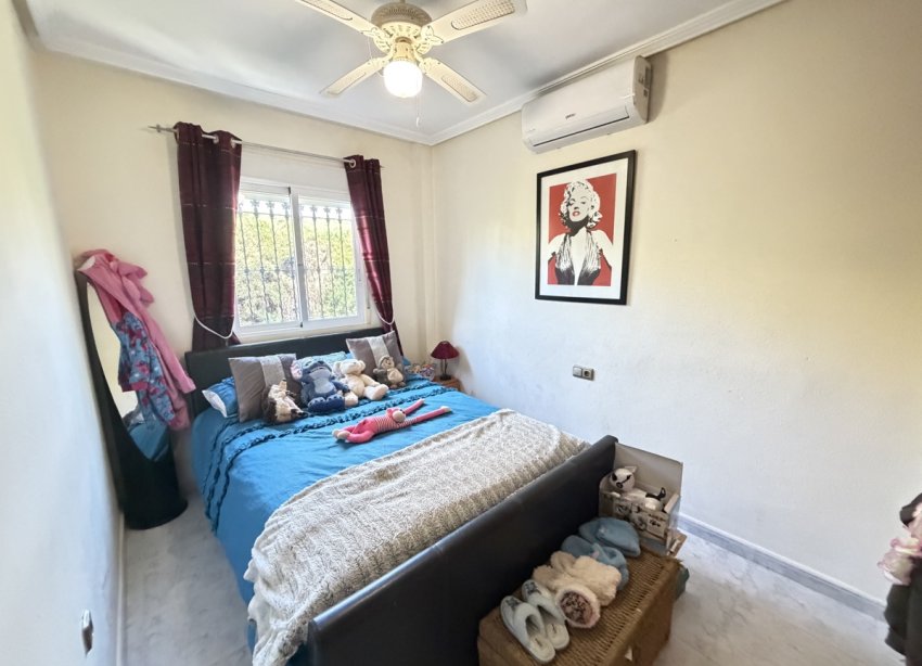 Resale - Villa / House - Orihuela Costa - Villamartín