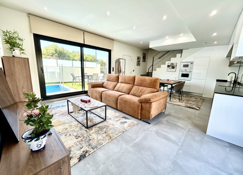 Resale - Villa / House - Orihuela Costa - Villamartín