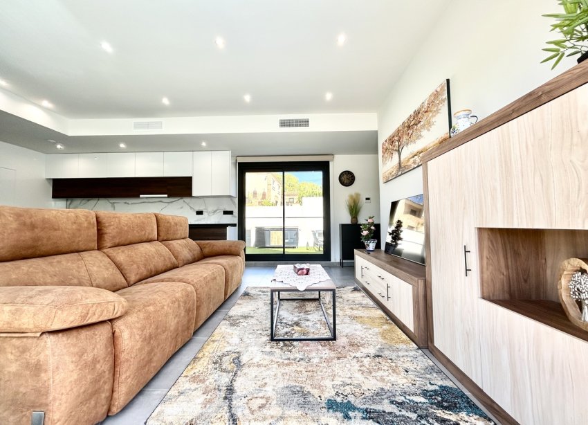 Resale - Villa / House - Orihuela Costa - Villamartín