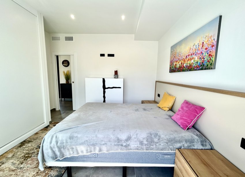 Resale - Villa / House - Orihuela Costa - Villamartín