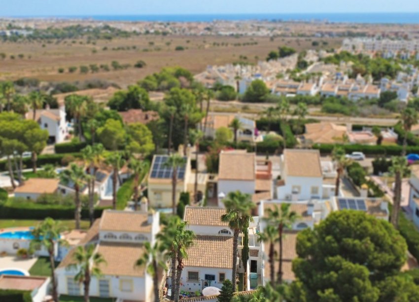 Resale - Villa / House - Orihuela Costa - Villamartín
