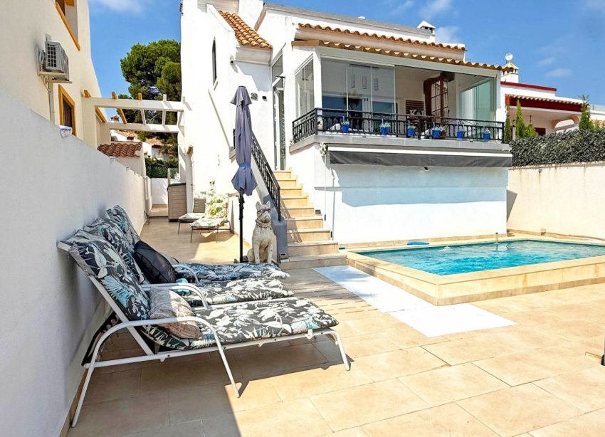Resale - Villa / House - Orihuela Costa - Villamartín