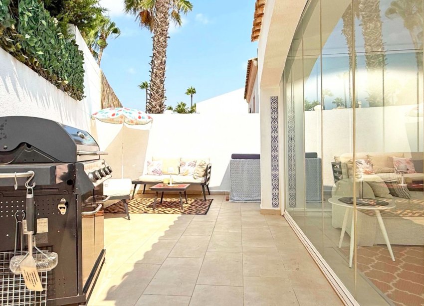 Resale - Villa / House - Orihuela Costa - Villamartín