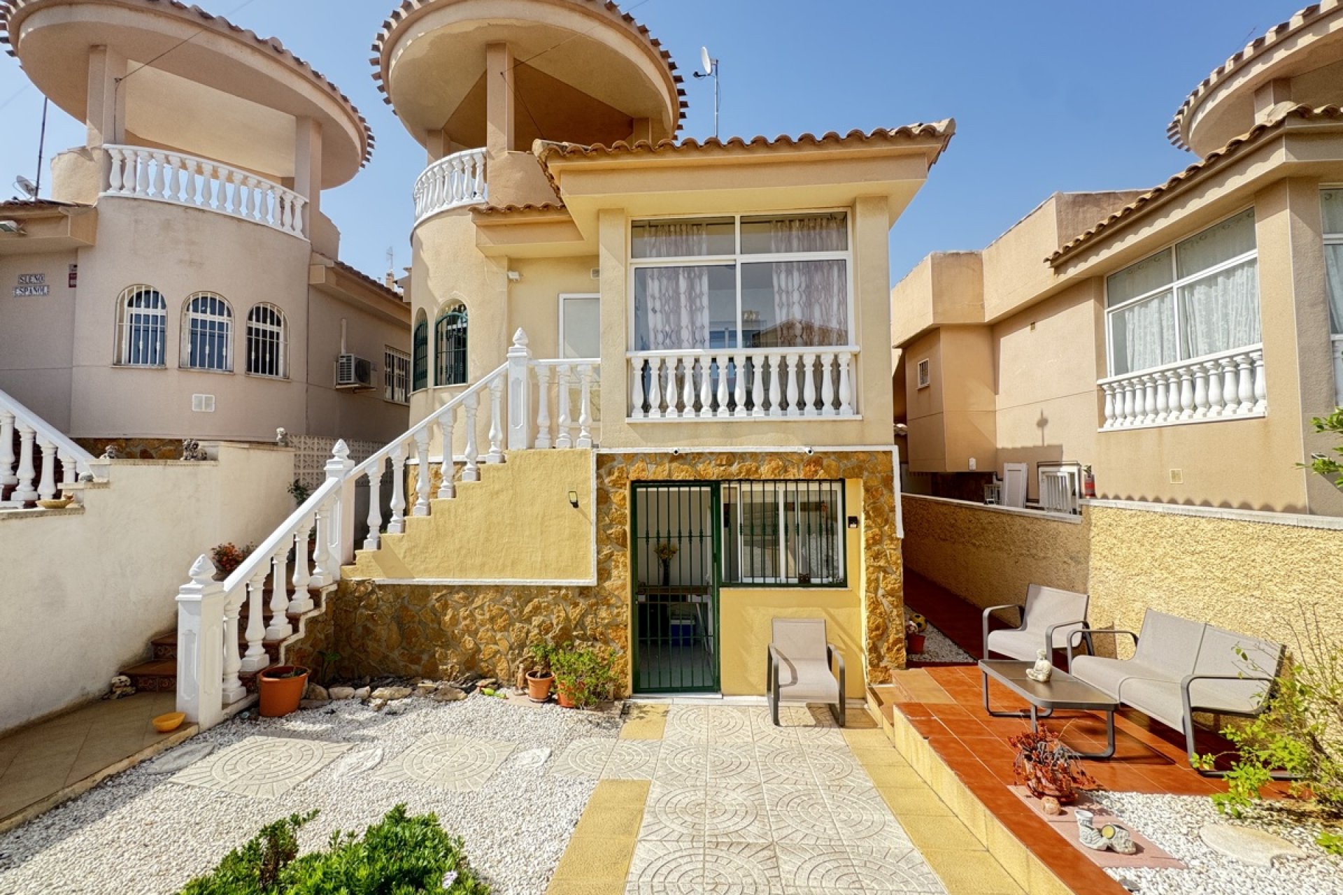 Resale - Villa / House - Orihuela Costa - Villamartín