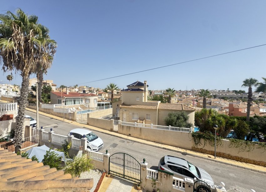 Resale - Villa / House - Orihuela Costa - Villamartín