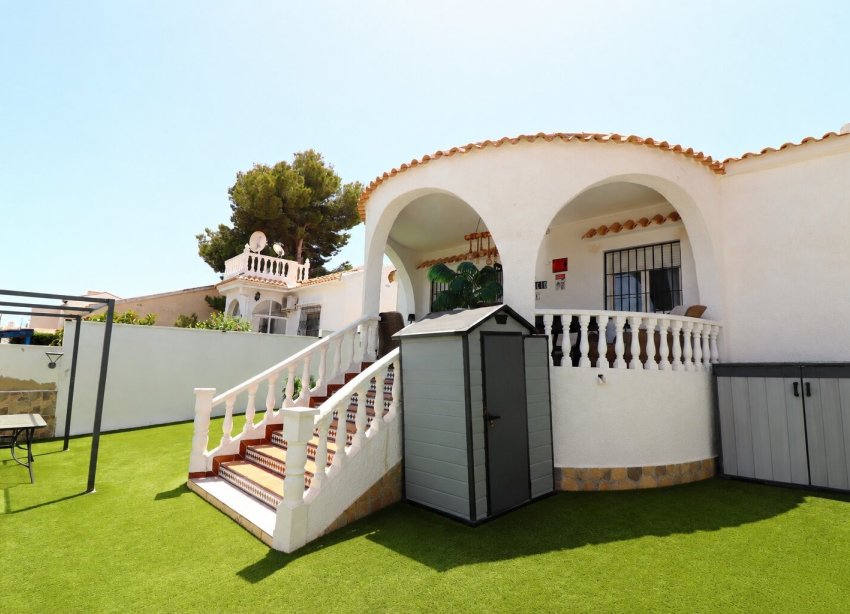 Resale - Villa / House - Orihuela Costa - Villamartín