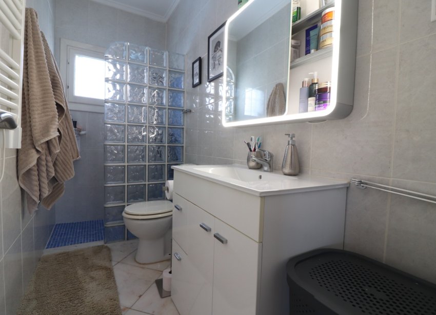 Resale - Villa / House - Orihuela Costa - Villamartín