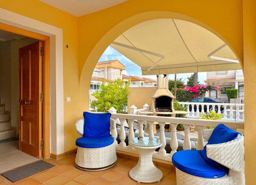 Resale - Villa / House - Orihuela Costa - Villamartín