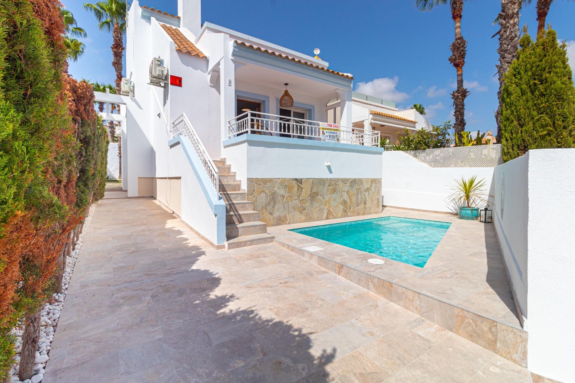 Resale - Villa / House - Orihuela Costa - Villamartín