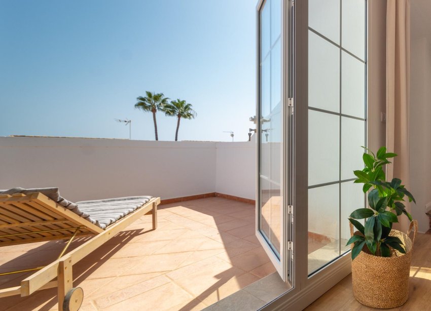 Resale - Villa / House - Orihuela Costa - Villamartín