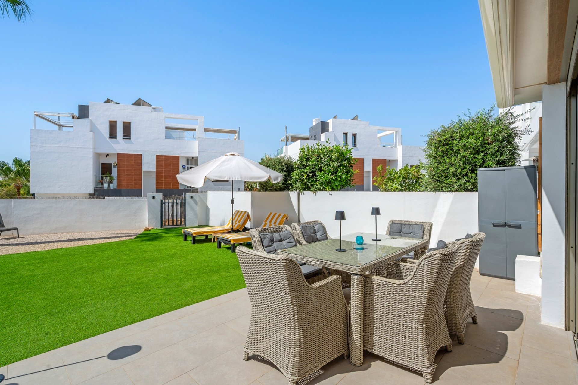 Resale - Villa / House - Orihuela Costa - Villamartín