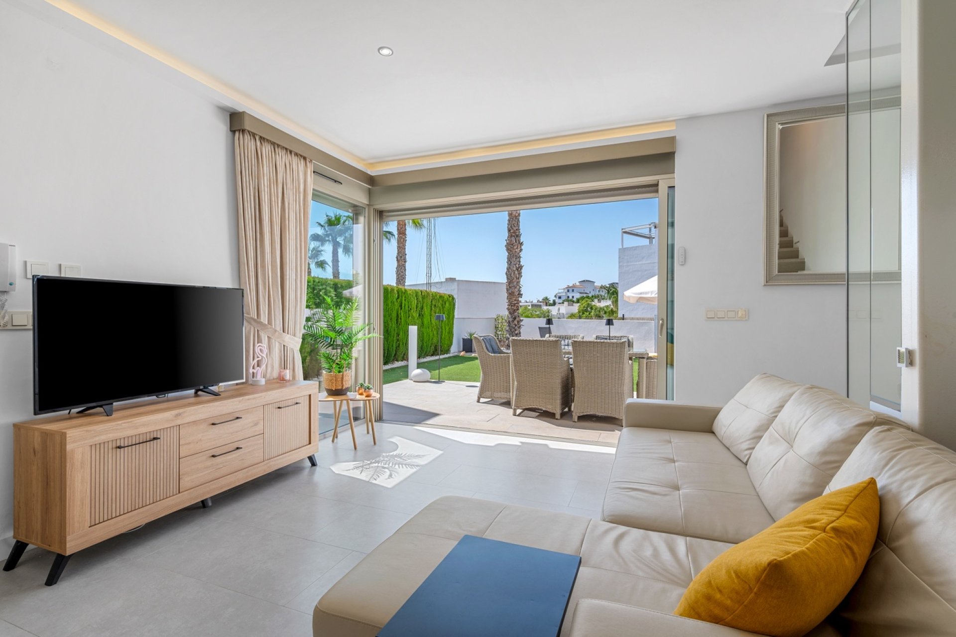 Resale - Villa / House - Orihuela Costa - Villamartín