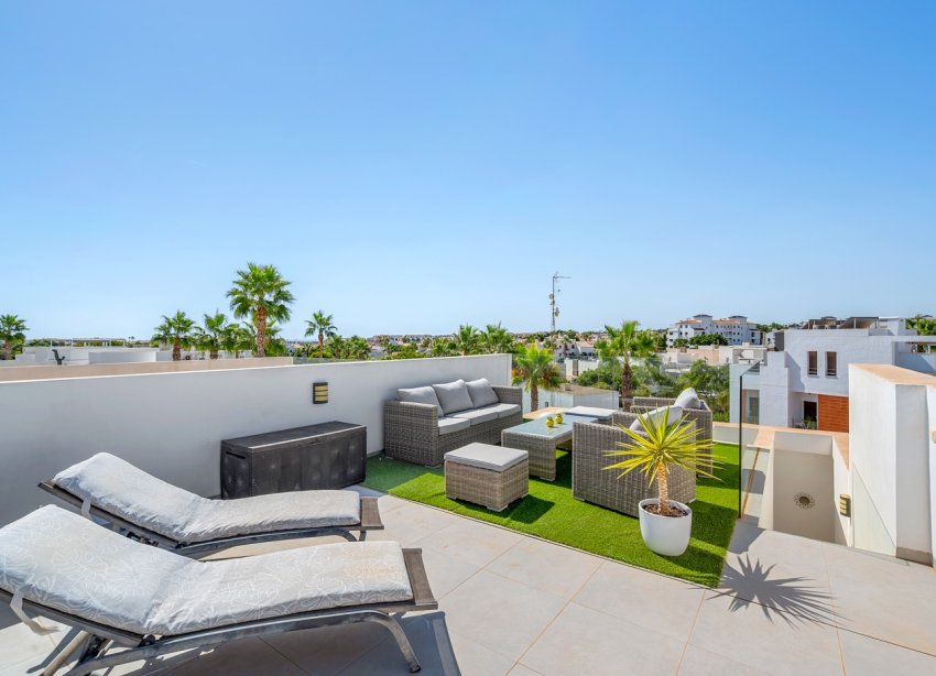 Resale - Villa / House - Orihuela Costa - Villamartín
