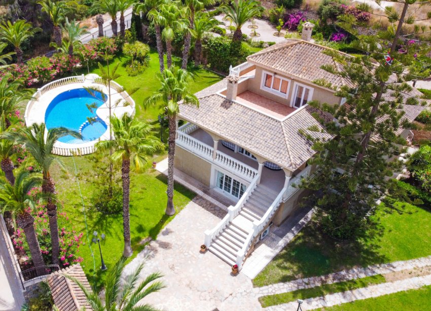 Resale - Villa / House - Orihuela Costa - Villamartín