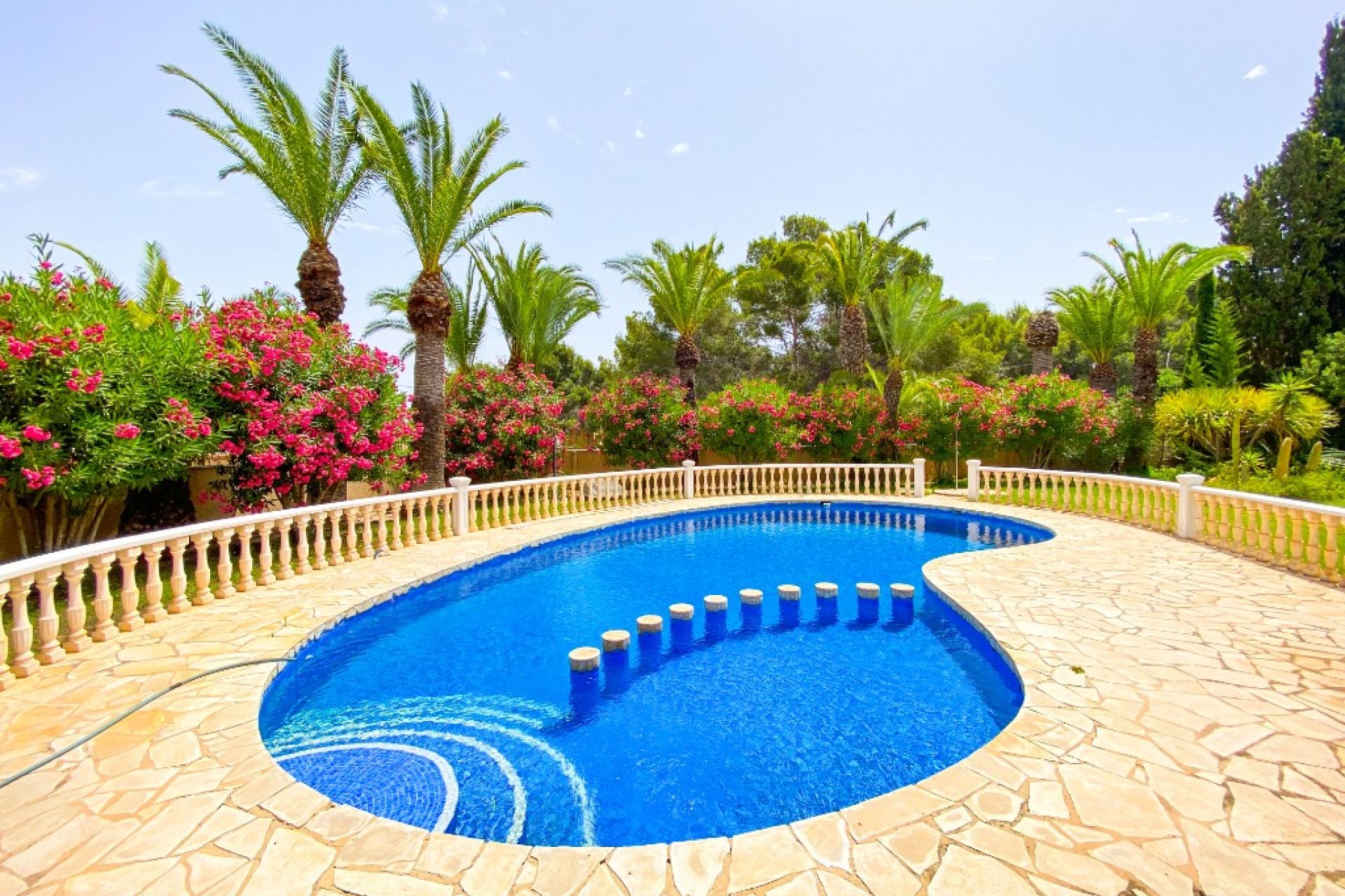 Resale - Villa / House - Orihuela Costa - Villamartín