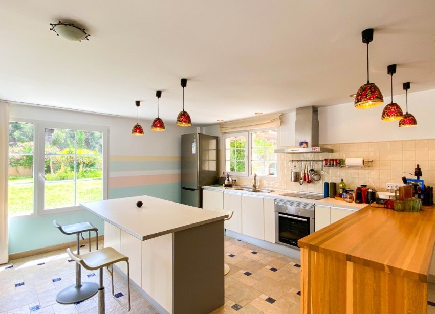 Resale - Villa / House - Orihuela Costa - Villamartín