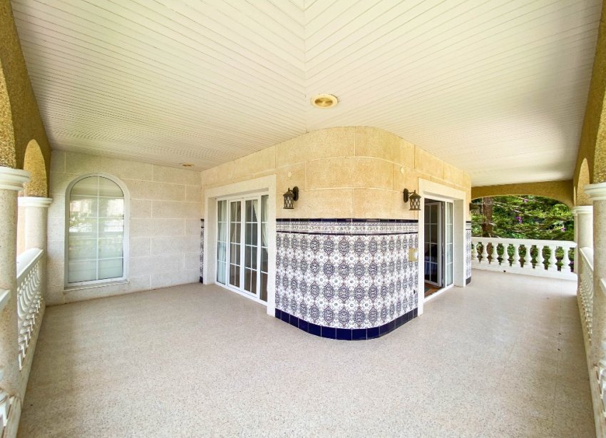 Resale - Villa / House - Orihuela Costa - Villamartín