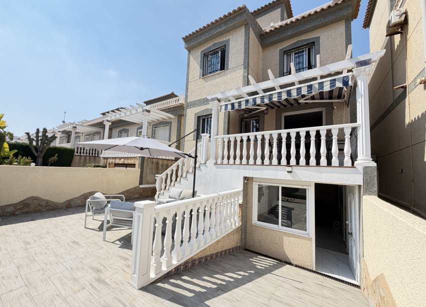 Resale - Villa / House - Orihuela Costa - Villamartín