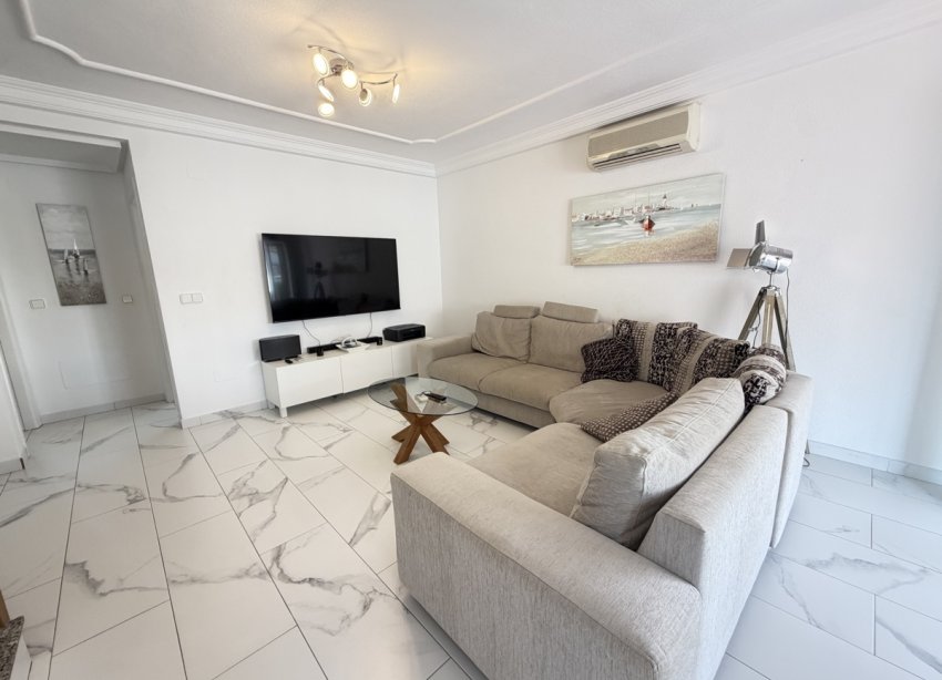 Resale - Villa / House - Orihuela Costa - Villamartín