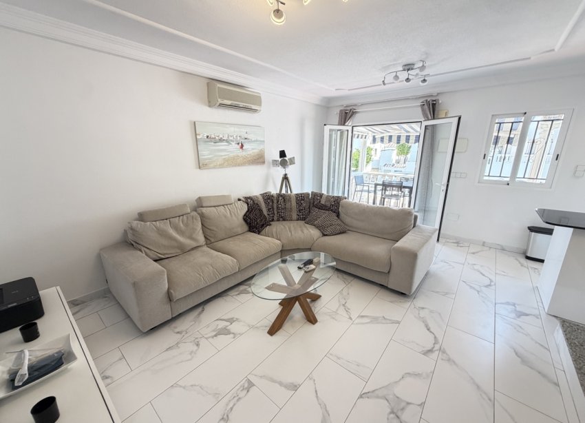 Resale - Villa / House - Orihuela Costa - Villamartín