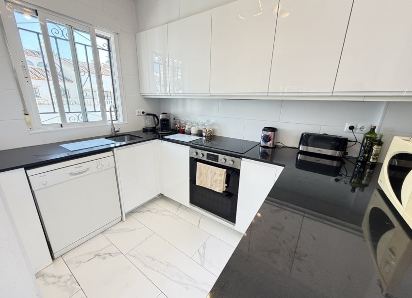 Resale - Villa / House - Orihuela Costa - Villamartín
