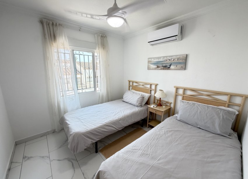 Resale - Villa / House - Orihuela Costa - Villamartín