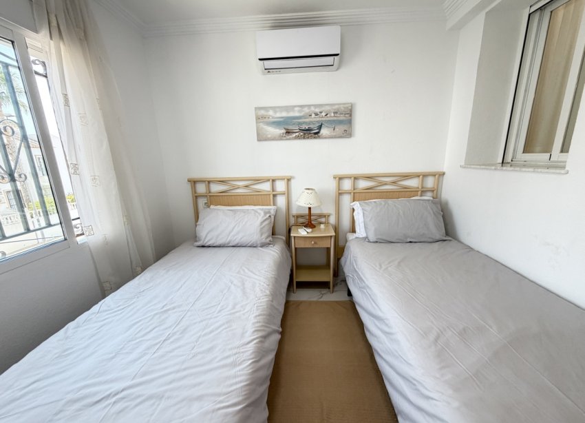 Resale - Villa / House - Orihuela Costa - Villamartín