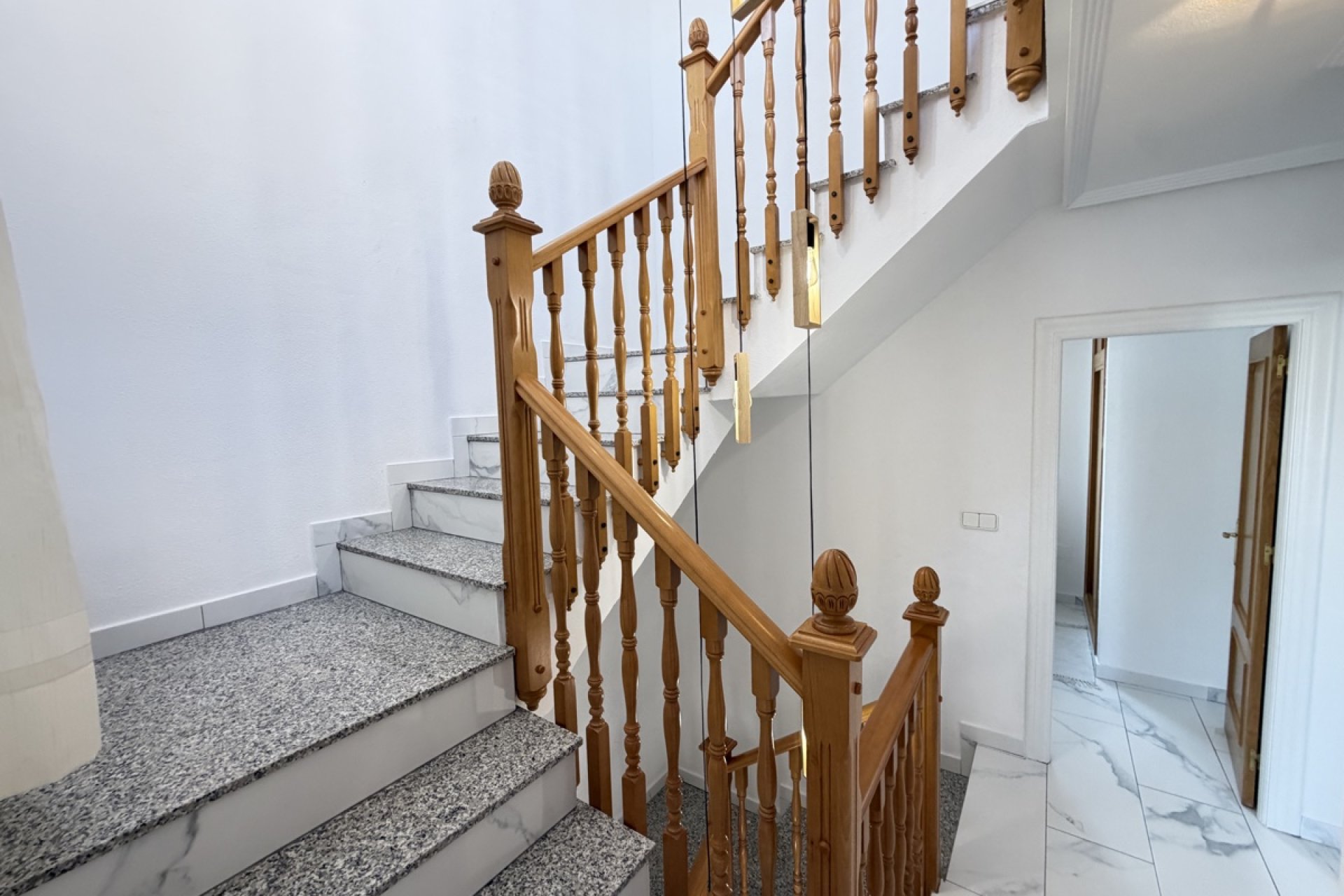 Resale - Villa / House - Orihuela Costa - Villamartín