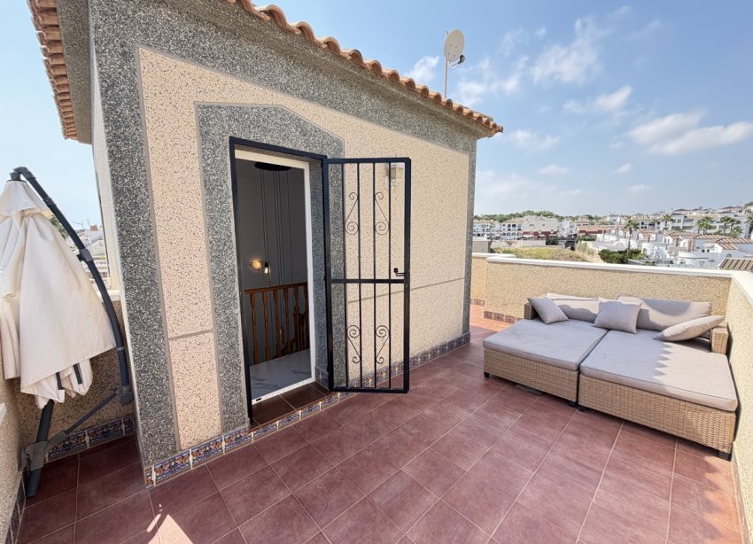 Resale - Villa / House - Orihuela Costa - Villamartín